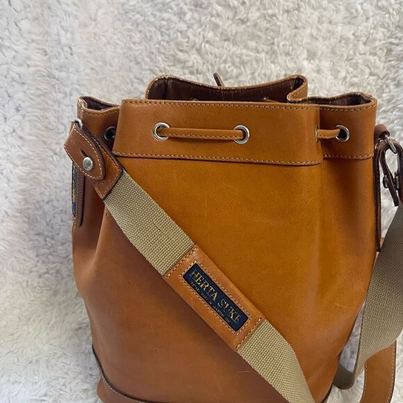 Jack & Jones Herta Suke Tan Leather large Bucket style drawstring Bag - Picture 9 of 16